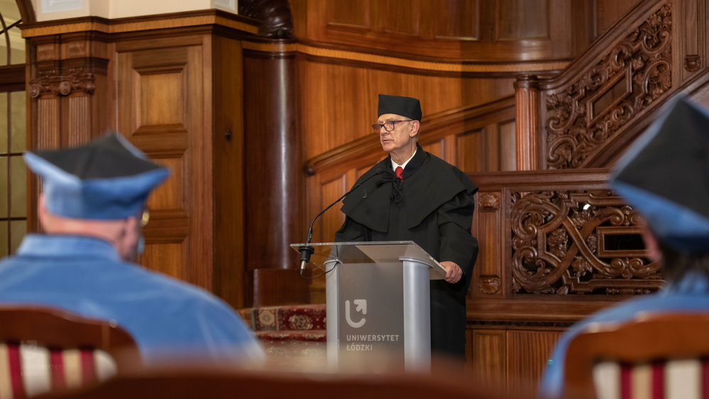 Prof. Bogdan Gregor podczas uroczystego odnowienia doktoratu po 50 latach.